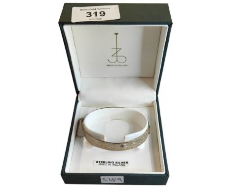 SILVER BANGLE 