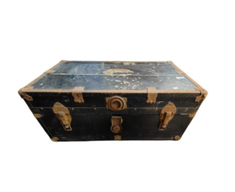 OLD TRUNK 