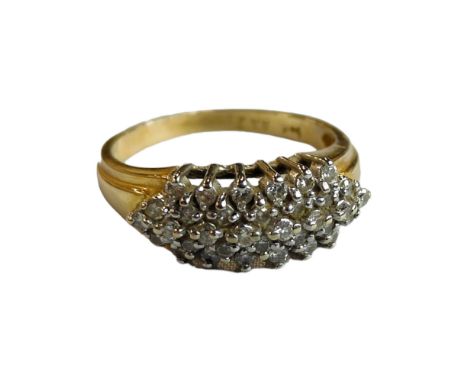 14 CARAT GOLD DIAMOND CLUSTER RING 