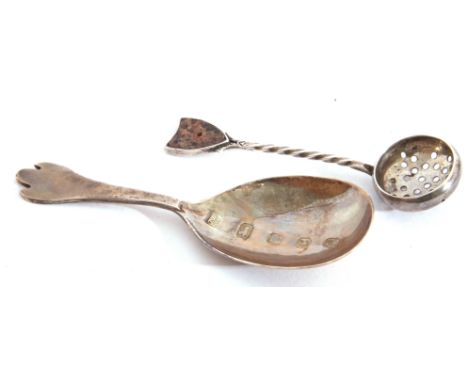 Mixed Lot: specimen hallmarked caddy spoon in trefid pattern with egg shaped bowl, 8cm long, bearing Queen Elizabeth II Jubil