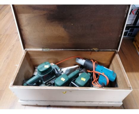 Vintage wooden box with four power tools - Black &amp; Decker heat gun, Bosch PEX 115A orbital sander, Bosch PEW 125AE orbita