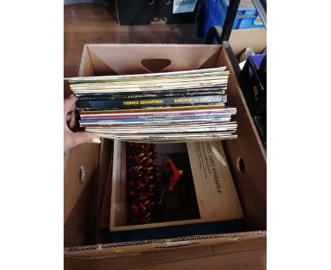 Box of classical and easy listening LP's - Richard Tauber, The Strauss Family, The World of Light Music, Viennese Enchantment