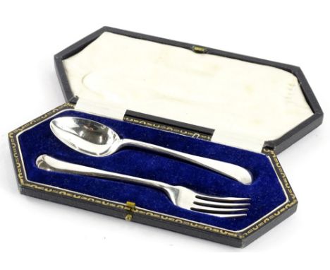 A George V cased christening spoon and fork set, Old English pattern, spoon 13cm wide, Sheffield 1920, 1½oz,  in fitted case.