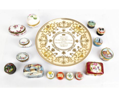 HALCYON DAYS; four enamel trinket boxes, together with eleven further trinket boxes to include a Limoges porcelain floral exa