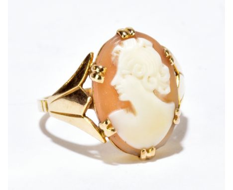 A 9ct yellow gold and cameo ring with profile portrait of a young woman, size M, approx 2.8g.Additional InformationGeneral su