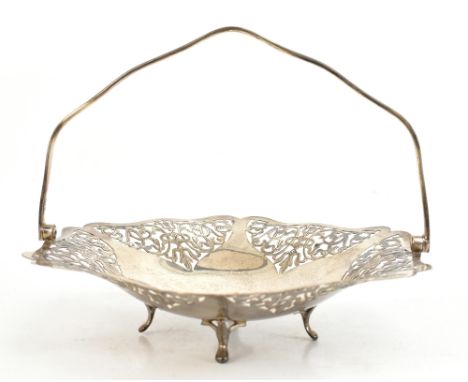 VINERS LTD; George V hallmarked silver swing handled basket, with pierced decoration, Sheffield 1940, approx weight 13.57ozt/