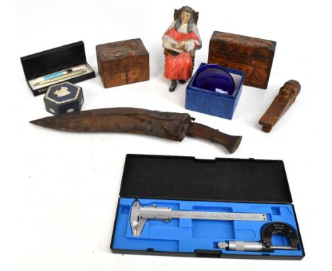 A mixed group of collector’s items including a kukri knife (lacking accessories), a Royal Doulton ‘The Judge’ figure (second 