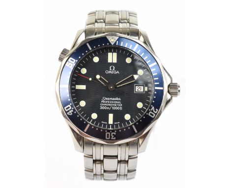 OMEGA; a&nbsp;gentleman's Seamaster&nbsp;stainless steel&nbsp;wristwatch, the blue dial set with date aperture and&nbsp;inscr