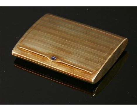 A Continental gold cigarette case, c.1930, of rectangular elliptical form, an inset lid with an oval cabochon sapphire, rub s