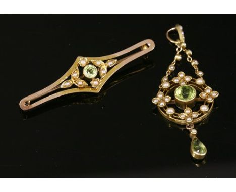 An Edwardian gold, peridot and split pearl pendant, with a matched gold peridot and split pearl bar brooch, the pendant with 