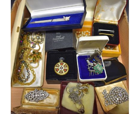 Jewellery - a silver marcasite floral spray brooch, enamelled animals, a tigers eye and silver ring, others,  a simulated pea