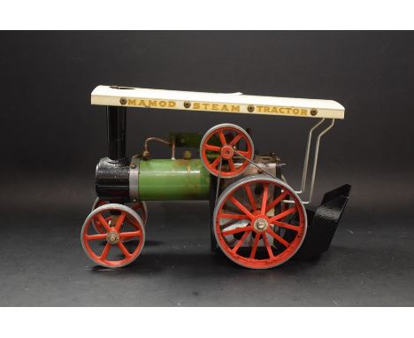 A Mamod TE1A steam traction engine, boxed