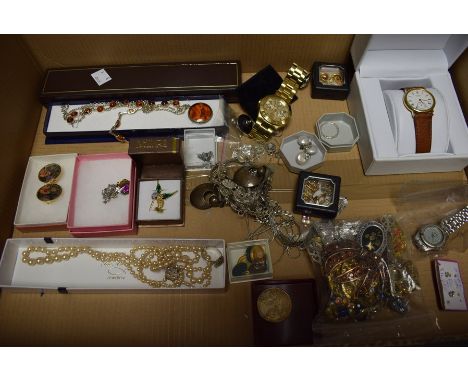 Jewellery & Watches - a silver and amber oval pendant necklace;  a  bracelet; another;  silver chains, earrings, brooches, a 
