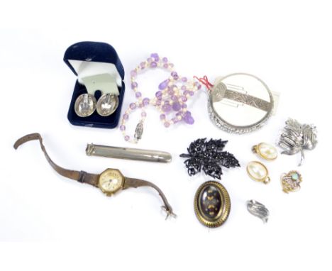 A small group of various jewellery to include a Victorian piqué work floral decorated oval brooch, a sterling silver leaf sha