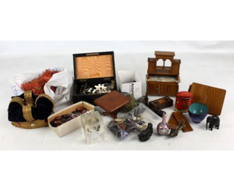 A mixed lot of collectors' items, including a horn snuff box modelled as a pig, a George VI coronation Oxo souvenir money box