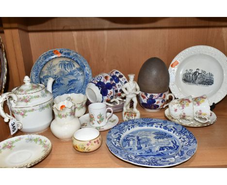 A GROUP OF NINETEENTH AND TWENTIETH CENTURY CERAMICS, comprising a Spode 'The Hog Deer at Bay' Indian Sporting Scenes plate, 