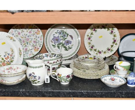 A LARGE GROUP OF TABLEWARE FROM NAMED MANUFACTURERS to include a group of Denby ware comprising three Denby mugs, one cereal 