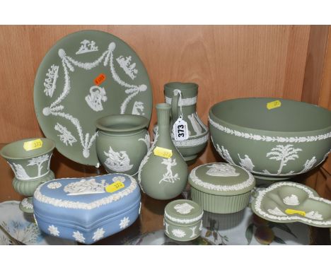 A GROUP OF SAGE WEDGWOOD JASPERWARE AND A BLUE JASPERWARE TRINKET BOX to include nine pieces of sage green ornamental jasperw