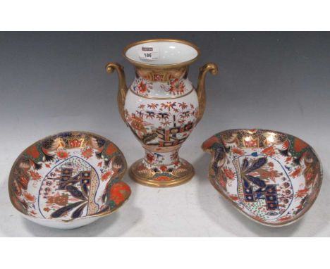 A Spode two-handled imari vase, pattern 967, and pair of dessert dishes, circa 1825Provenance: The Frank Herrmann collection 