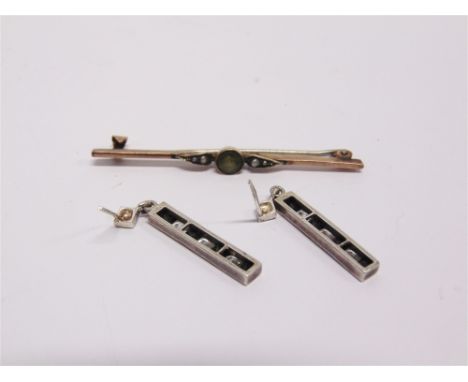 A PAIR OF STONE SET BATON DROP EARRINGS  stamped '9ct', 3.4g gross; with a peridot and seed pearl bar brooch