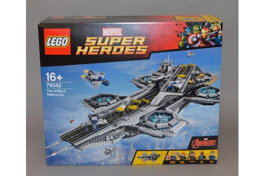 lego super heroes 76042 the shield helicarrier