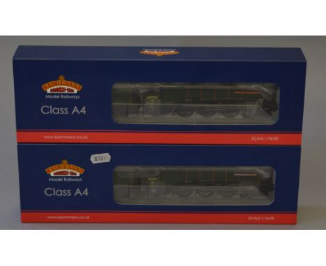 OO Gauge. Bachmann 2 x BR green A4 class locomotives. "Dominion of Canada" & "Dwight D Eisenhower". Both VG boxed.