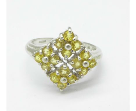 A 9ct white gold yellow stone ring, 3.3g, N