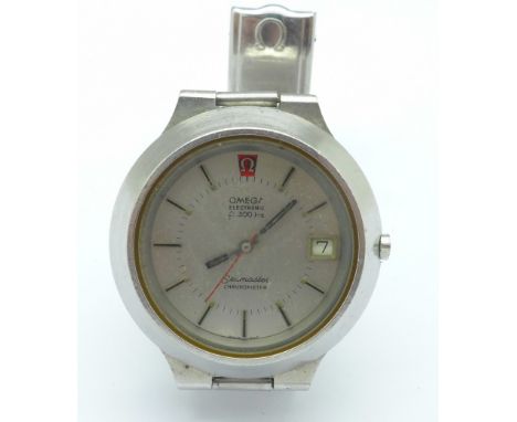 An Omega Electronic f300Hz Seamaster Chronometer wristwatch on an Omega bracelet strap