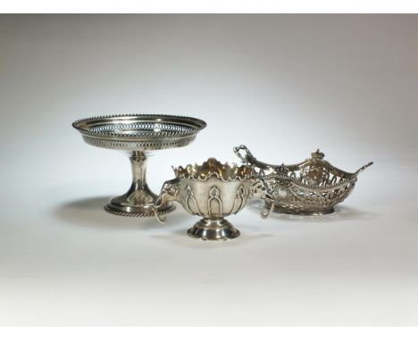 A silver pedestal bowl, William Hutton &amp; Sons, Birmingham 1916, the shallow bowl with pierced border and rope twist rim, 