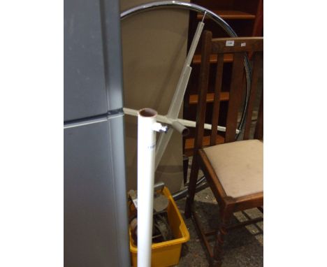 VINTAGE SHOPS METAL CLOTHES RAIL/STAND