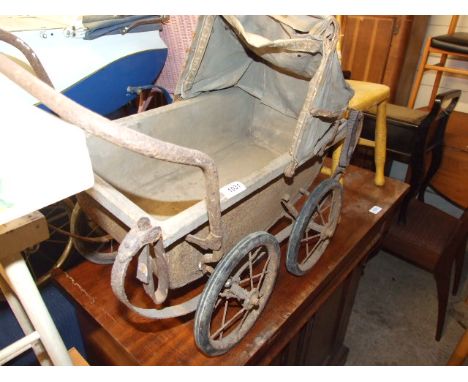 VINTAGE DOLLS PRAM
