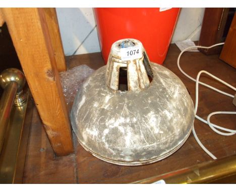 3 VINTAGE INDUSTRIAL WHITE ENAMEL LIGHT SHADES