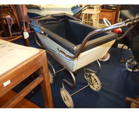 VINTAGE SILVER CROSS DOLLS PRAM