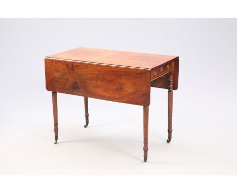 AN EARLY 19TH CENTURY MAHOGANY PEMBROKE TABLE, the dropleaf top with rounded corners, one end fitted with a frieze drawer, th