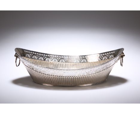 AN EDWARD VII SILVER BASKET, BY JAMES DIXON AND SONS, SHEFFIELD, 1906, pierced silver oval basket with fluted lower body, the