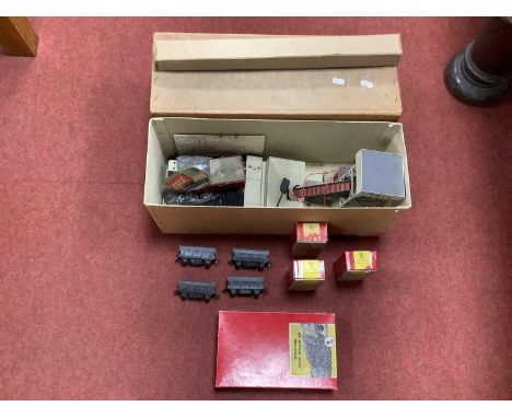 Trix Twin Railway Post War Elevator Conveyer Set No.788 Boxed (Unchecked), and A Quantity of Hopper Wagons.
