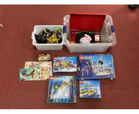 A Quantity of Boxed and Loose Lego to include #6175 Crystal Explorer Sub components. Boxed contents unchecked for completenes