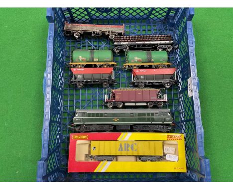 A Quantity of OO Gauge Model Railway items to include Triang Diesel Locomotive, BR Green, R/No. D5572, untested. A boxed Horn
