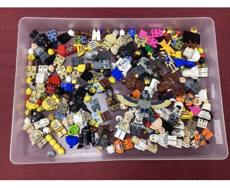 A Quantity of Lego Mini Figures. Themes Include Star Wars, Harry Potter, Lord Of The Rings, Lone Ranger. Playworn.