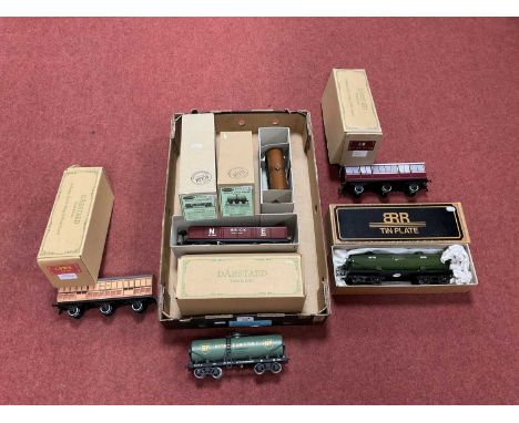 Six 'O' Gauge/7mm Boxed Items of Rolling Stock, to include a Ralor bogie brick wagon and six wheel tank wagon, a Pratt's bogi