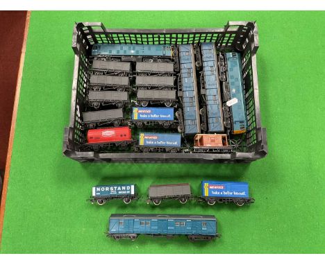 Two Hornby 00 gauge BR blue Class 25 diesel locomotives (both untested) together with three Hornby blue parcels vans, and a H