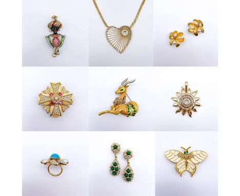 Konvolut aus 103 Positionen Vintage Modeschmuck103 Broschen, Halsketten, Armreife, Ringe etc. diverser Modeschmuck-Hersteller