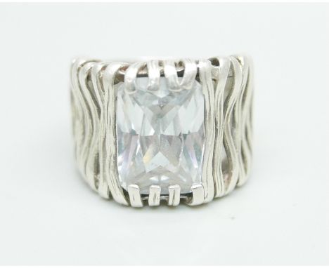 A silver ring set with a faceted gem stone, marked Sampson 925, 12g, P 