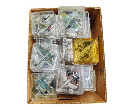 BOX LOT OF MODEL AEROPLANES 