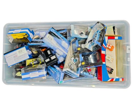 LARGE BOX LOT OF MODEL CARS ETC 