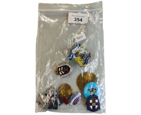 BAG LOT OF OLD VINTAGE ENAMEL LOYALIST BADGES 