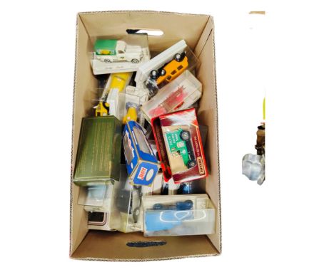 BOX LOT OF MODEL CARS ETC 