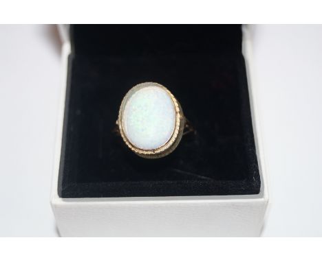 9 carat gold dress ring set with opal 