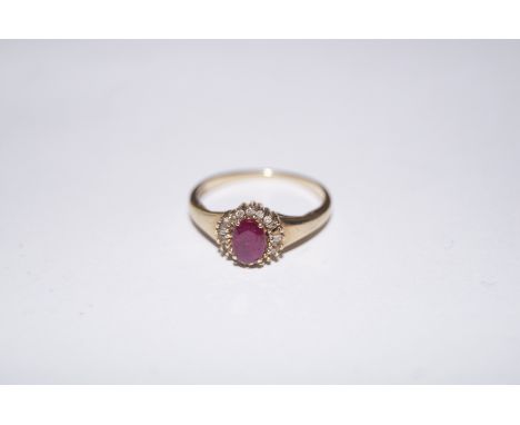 9ct gold ring with a ruby