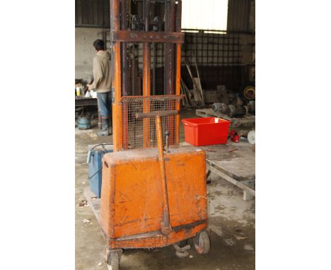 A BT electric fork lift with charger.To be viewed on site at Grange Lodge, Irnham Road, Corby Glen, NG33 4NB - Tuesday 5th De